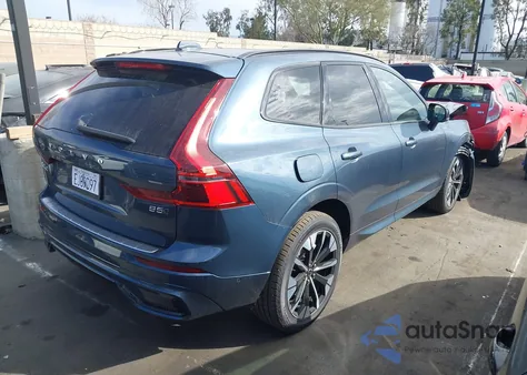 2026 Volvo Xc60 B5 Plus z USA, uszkodzony, nr VIN YV4M12RCXT1375185